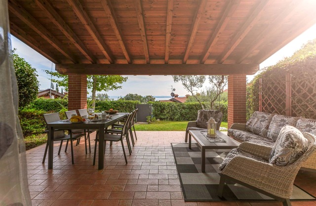Villa Tullia overlooking Lake Garda and with private garden
