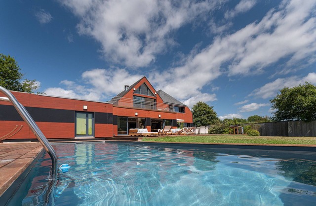 Villa 'Ty Castel - Arradon' with Private Pool, Private Terrace and Wi-Fi