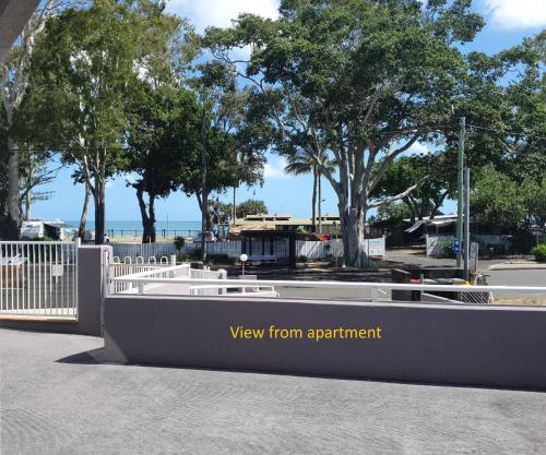 Villa Venezia Apt 3 - Spacious Hervey Bay esplanade apartment