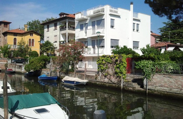 Villa Venice Movie