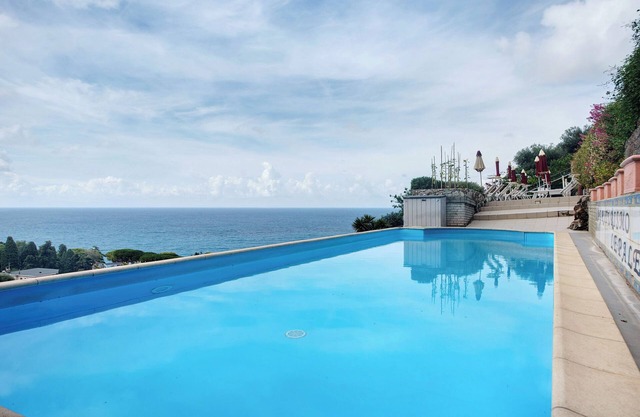 Villa 'Villino Rosanna' with Sea View, Wi-Fi and Air Conditioning