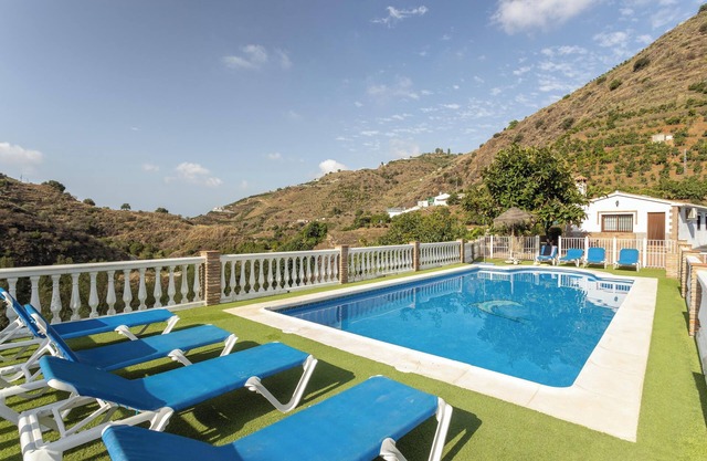 Villa "Virginia Peace & Quiet" with Mountain View, Pool, Terrace & Wi-Fi