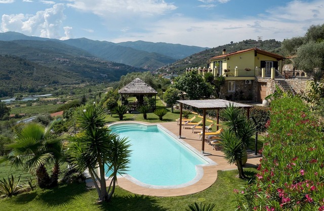 Villa Vittorio 6+2, Emma Villas