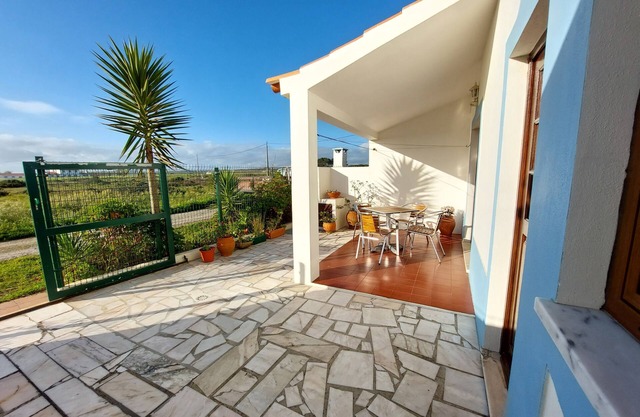 Villa with sea and countryside views, 150 meters from the sea