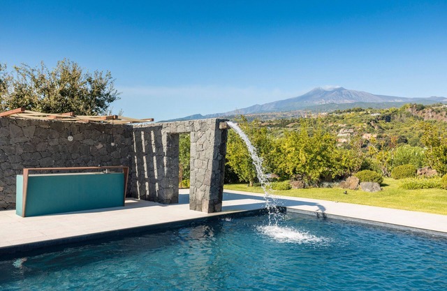 Villa White Oleander