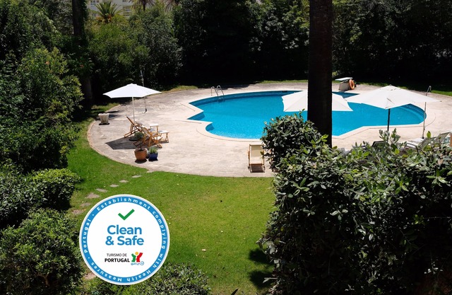 Villa with 7 rooms, swimming pool, tennis court and garden