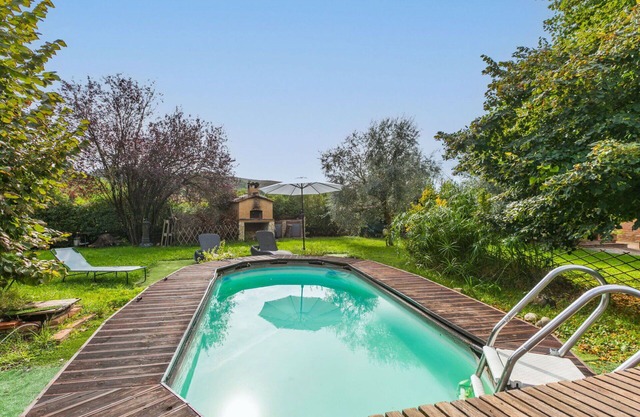 Villa with A/C, hot tub, private pool, WIFI, TV, patio, pets allowed, panoramic view, parking