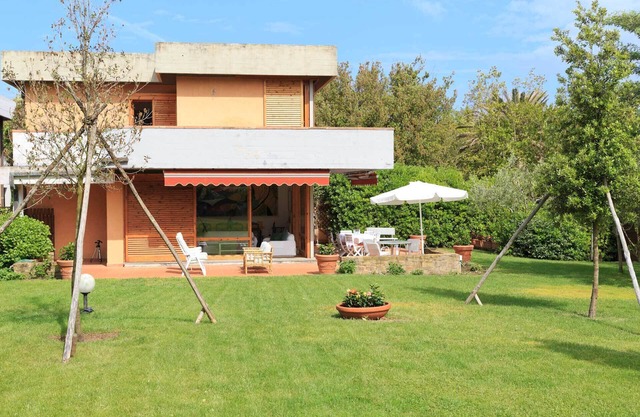 Villa with beautiful garden near Punta Ala beach. A/C in bedrooms.