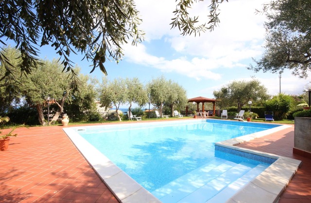 Villa with exclusive swimming pool 5 minutes from the sea