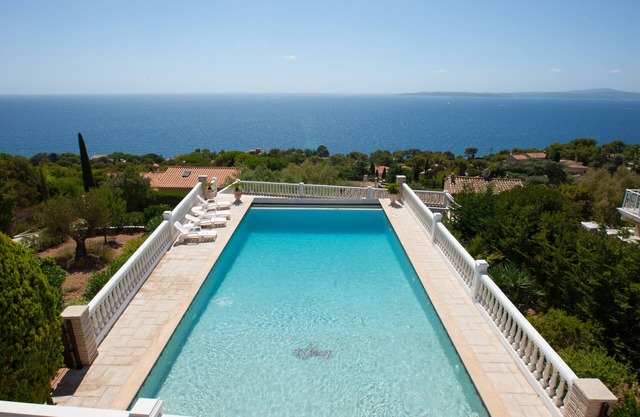 Villa with solar-heated 7m x 14m pool with splendid sea view