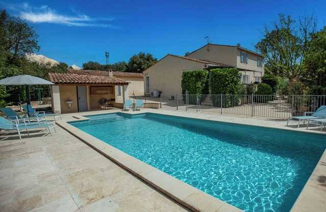 Villa with air conditioning and private pool