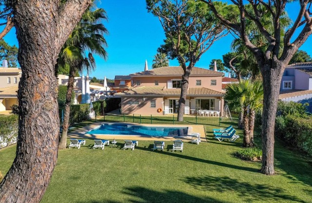 Villa with Garden and Pool