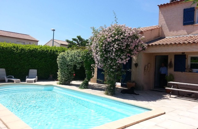 Villa with pool 15 minutes from the beach