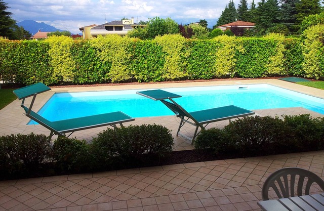 Villa with pool at 100 meters from the lake