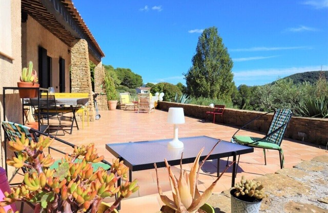 Villa with private pool and padel