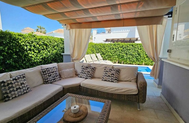 Villa with private pool and jacuzzi - EN10LT
