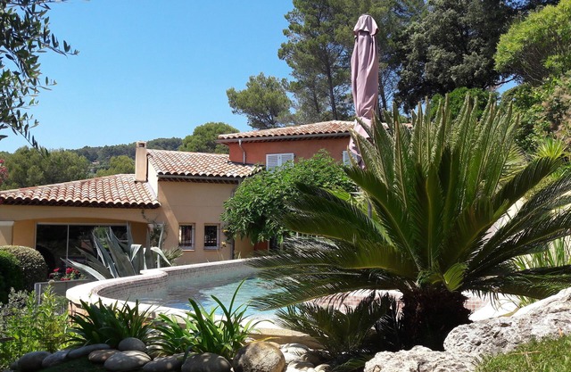 Villa with private pool and garden at the gates of the Verdon, 6 people