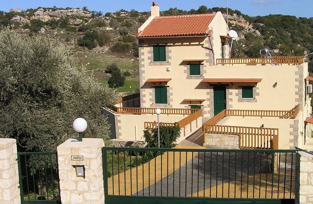 Villa with private Pool, Wifi, Unrestricted view, Ideal for Family / 3 couples