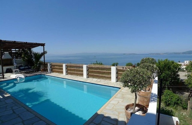 Villa With Private Pool And Panoramic Views Over The Aegean Sea. Fully Equipped