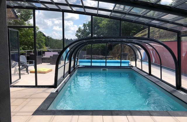 Villa with sauna and heated indoor pool in Brittany for 8 people