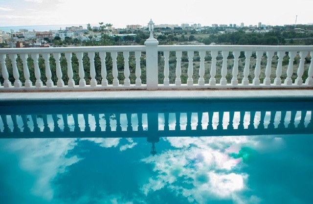 VILLA WITH SEA VIEWS AND PRIVATE POOL