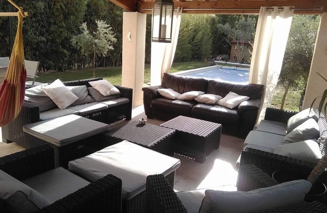 villa with swimming pool and jacuzzi in the heart of an atypical village