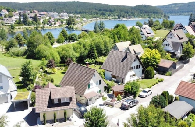"Villa Wolfsgrund" feat. "Apartment Wolf's Den"