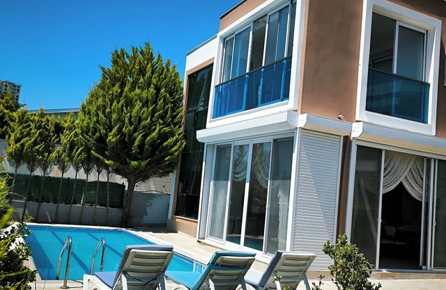 Villa Zeytin, 4-bedroom villa, private pool