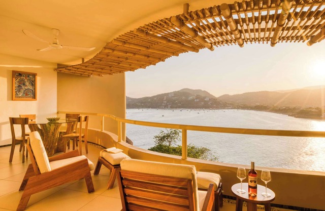 Villas Kaukan 301: Effortless Beachfront Living