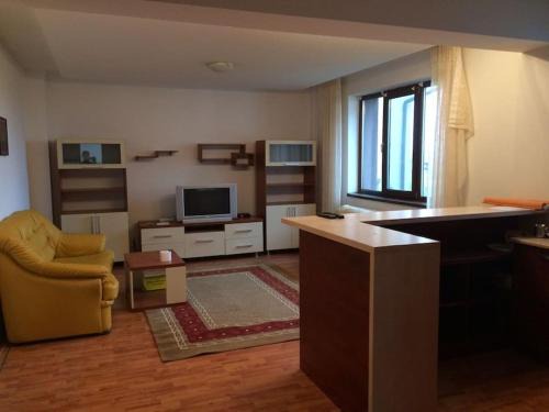 Villaweb, 3rooms ap 5min drive to center and airport