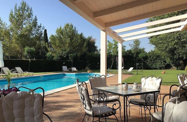 Villino Il Gabbiano: A welcoming cottage situated on the eastern slopes of Mount Etna, with Free WI-FI.