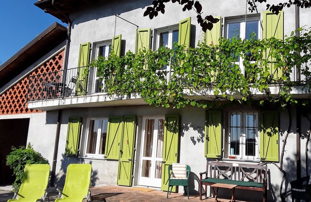 Vineyard villa, stay at a traditional cascina on a tranquil hillside