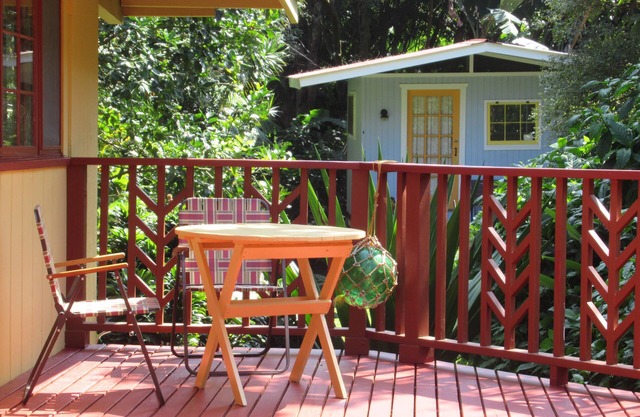 Vintage Farmhouse and Botanical Garden