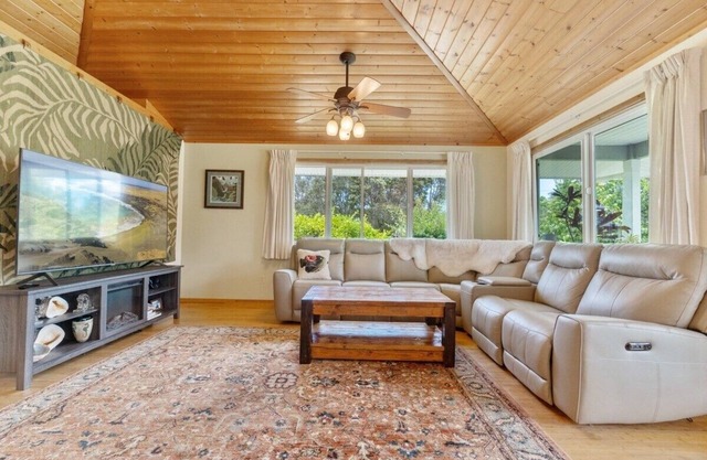 Volcano Magic! Cozy home located steps from Volcano National Park - Pet Friendly