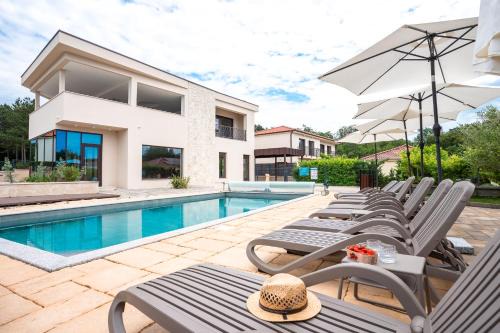 VSG Resort - Apartments 200m from Beach, Pool, Sauna & Jacuzzi