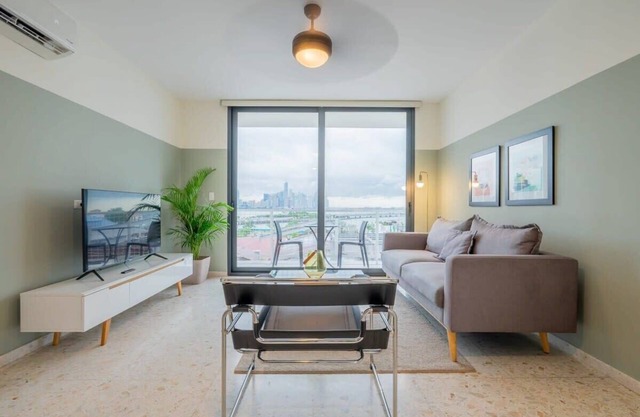 w* | Luxury 1BR w/Balcony in Casco Viejo