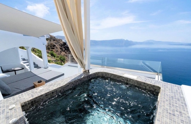 (w) Oia | Junior Cave Villa with Outdoor Hot Tub