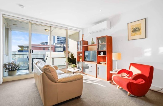 W30 - Sparkling North Melbourne Gem with parking