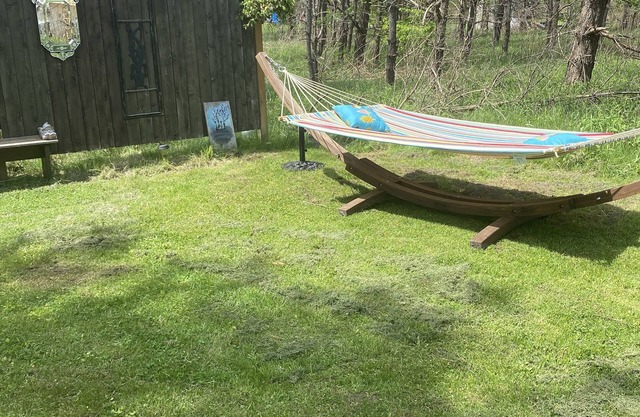 Wagamese Glamping Bunkie, Hepworth, 3 Wooded Acres