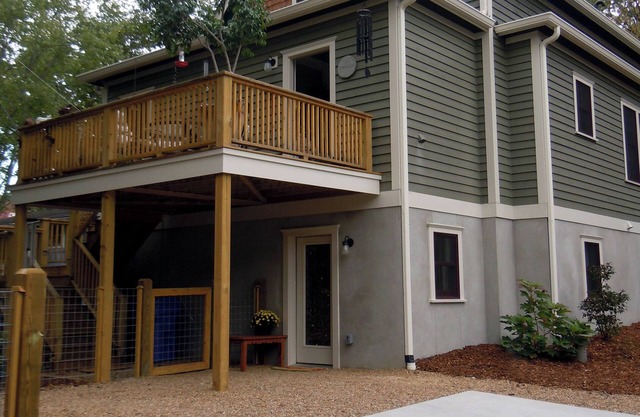 Walk 2 blocks to Downtown From Green Certified Home In Montford Neighborhood