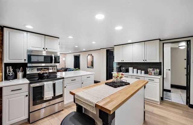 Walk Everywhere! Garden Level in Heart of Denver.