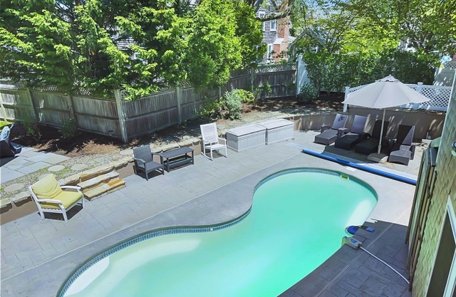 Walk to Beach Heated Pool Pet Friendly AC WiFi Sand Simeon