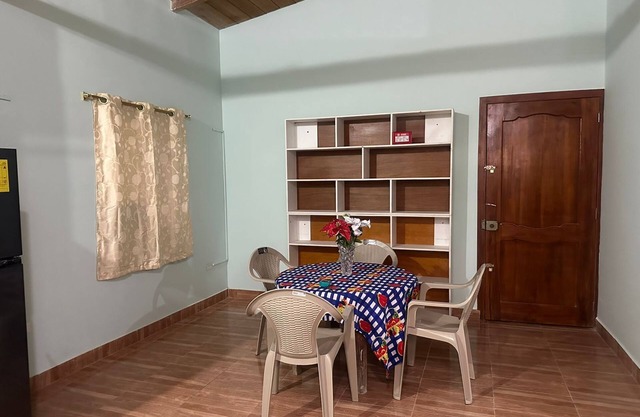 Walk to beach San Carlos, Tonsupa, Ecuador, WiFi, AC Vacation Apartment
