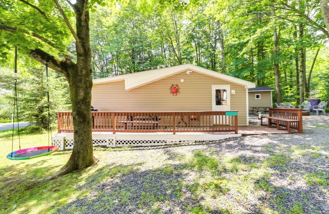 Walk to Beaches: Tree-Lined Pocono Lake Retreat!