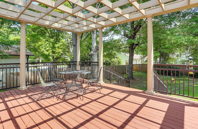 Walk to Dtwn & Freed-Hardeman: Home w/Fenced Yard