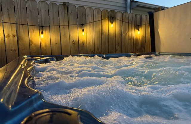 Walk to Stadium & Convention, Pet-Friendly Home Well-Stocked and Private Hot Tub