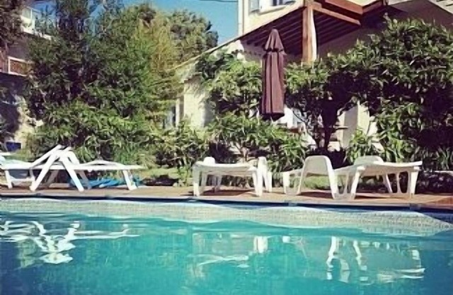 Walk to the beach from our 3 bed, 2 bathroom villa with Private Pool & Garden