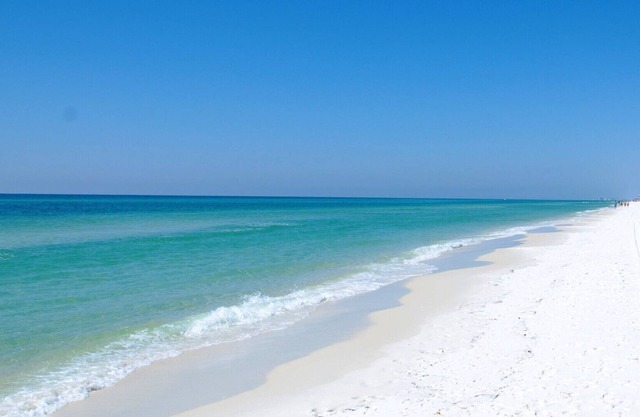 Walk to the Beach! Great Rates, Great Location!