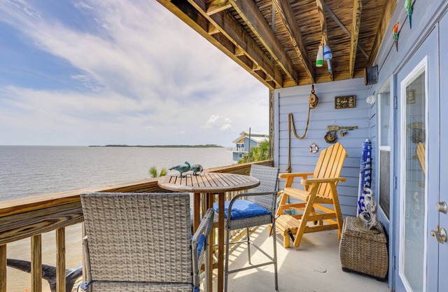 Walkable Beachfront Retreat on Cedar Key!