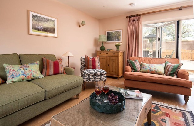 Wall Cottage in Coldstream, Scottish Borders - sleeping 4 guests in 2 bedrooms
